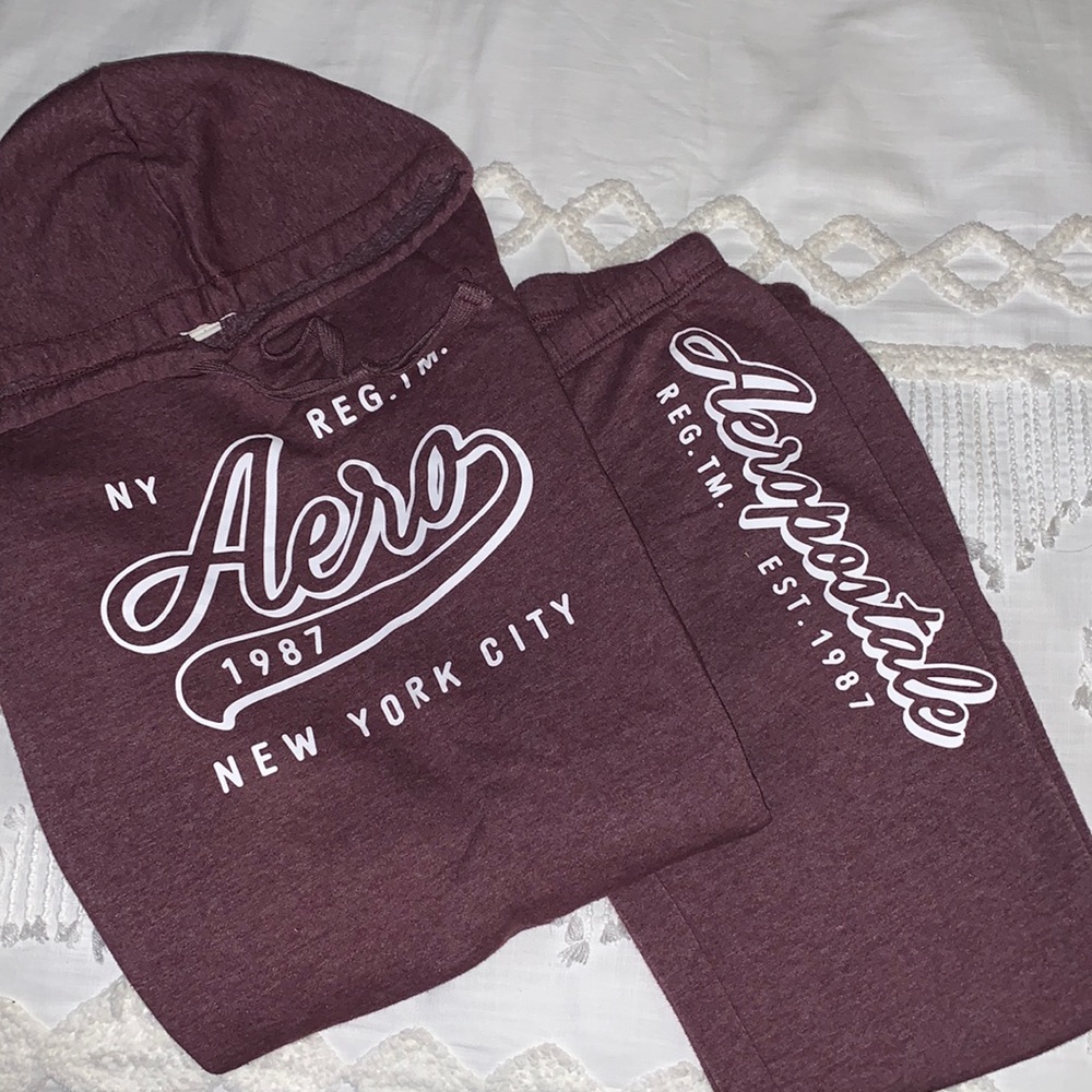 Aeropostale womans sweat suit